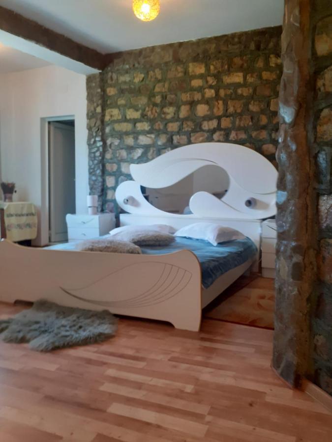 Barlogul Ursilor Lepsa Hotell Exteriör bild