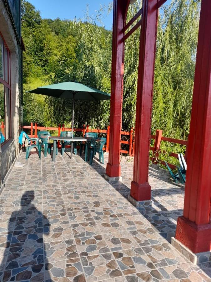 Barlogul Ursilor Lepsa Hotell Exteriör bild